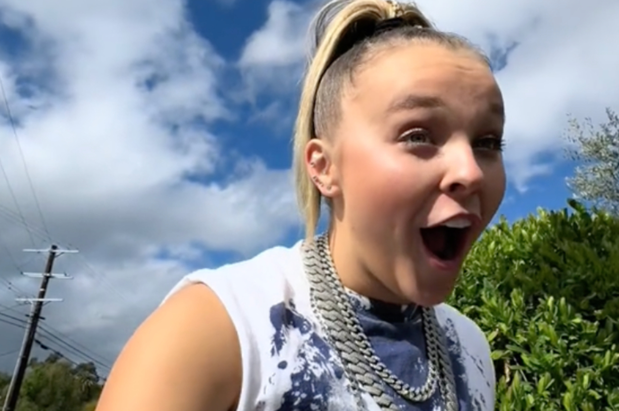 JoJo Siwa’s Ridiculously Over-The-Top Car Is Going Viral Again